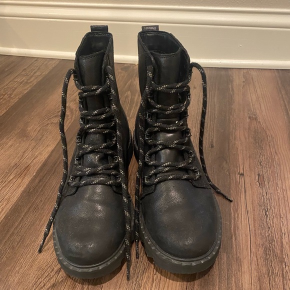 SOREL lace up boot - Picture 2 of 5